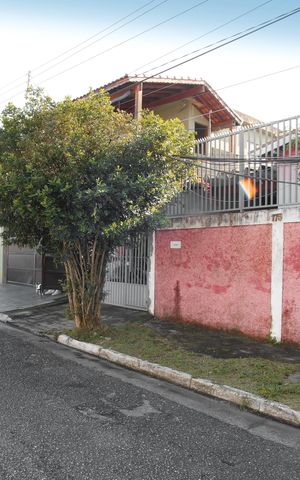 Casa para alugar com 190m², 3 quartos e 3 vagasFachada