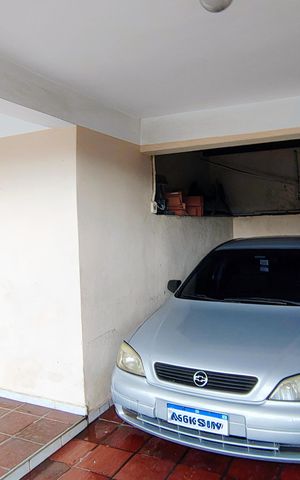 Casa à venda com 140m², 2 quartos e 2 vagas Casa à venda com 140m², 2 quartos e 2 vagasGaragem