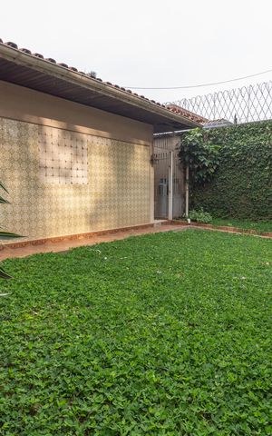Casa à venda com 250m², 4 quartos e 3 vagas Casa à venda com 250m², 4 quartos e 3 vagasJardim