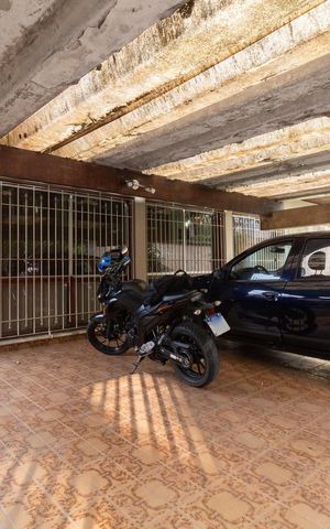 Casa à venda com 250m², 4 quartos e 3 vagas Casa à venda com 250m², 4 quartos e 3 vagasGaragem