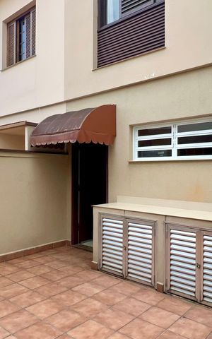 Casa à venda com 160m², 3 quartos e 2 vagas Casa à venda com 160m², 3 quartos e 2 vagasQuintal