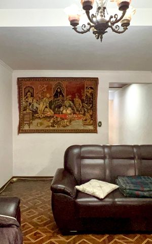 Casa à venda com 160m², 3 quartos e 2 vagas Casa à venda com 160m², 3 quartos e 2 vagasSala