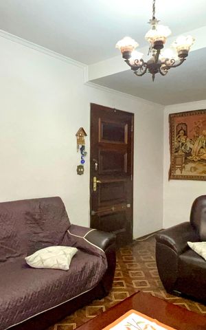 Casa à venda com 160m², 3 quartos e 2 vagas Casa à venda com 160m², 3 quartos e 2 vagasSala