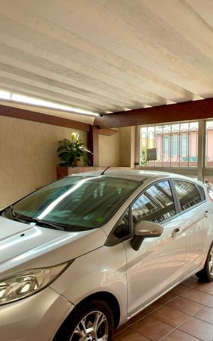 Casa à venda com 160m², 3 quartos e 2 vagas Casa à venda com 160m², 3 quartos e 2 vagasGaragem