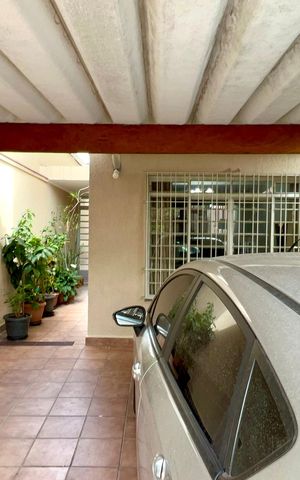 Casa à venda com 160m², 3 quartos e 2 vagas Casa à venda com 160m², 3 quartos e 2 vagasGaragem