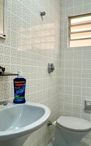 Casa à venda com 160m², 3 quartos e 2 vagas Casa à venda com 160m², 3 quartos e 2 vagasLavabo