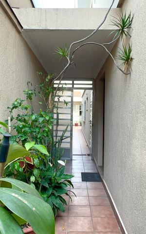Casa à venda com 160m², 3 quartos e 2 vagas Casa à venda com 160m², 3 quartos e 2 vagasCorredor Externo
