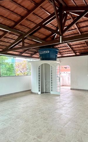 Casa para alugar com 324m², 5 quartos e 1 vaga
