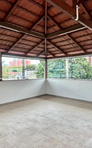 Casa para alugar com 324m², 5 quartos e 1 vaga