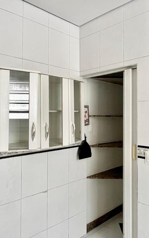 Casa para alugar com 324m², 5 quartos e 1 vaga