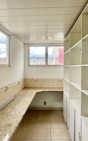 Casa para alugar com 324m², 5 quartos e 1 vaga