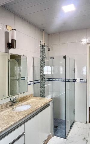 Casa para alugar com 324m², 5 quartos e 1 vaga