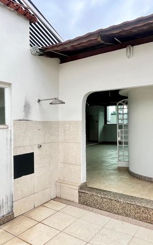 Casa para alugar com 324m², 5 quartos e 1 vaga