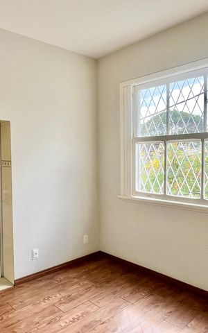Casa para alugar com 324m², 5 quartos e 1 vaga