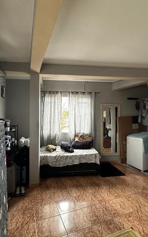 Casa à venda com 300m², 3 quartos e 3 vagas Casa à venda com 300m², 3 quartos e 3 vagasQuarto 4