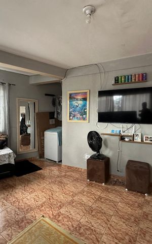 Casa à venda com 300m², 3 quartos e 3 vagas Casa à venda com 300m², 3 quartos e 3 vagasQuarto 4