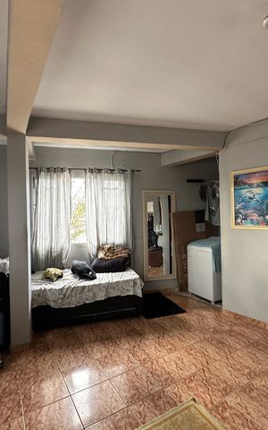 Casa à venda com 300m², 3 quartos e 3 vagas Casa à venda com 300m², 3 quartos e 3 vagasQuarto 4