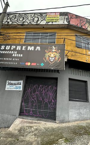 Casa à venda com 300m², 4 quartos e 3 vagas Casa à venda com 300m², 4 quartos e 3 vagasFachada