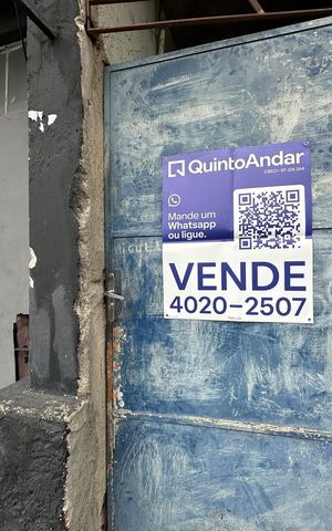 Casa à venda com 300m², 4 quartos e 3 vagas Casa à venda com 300m², 4 quartos e 3 vagasFachada