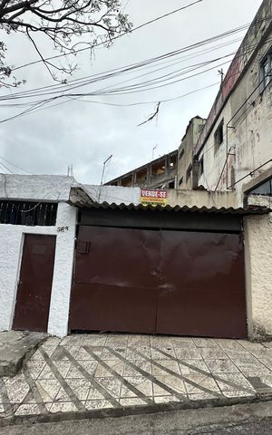 Casa à venda com 300m², 4 quartos e 3 vagas Casa à venda com 300m², 4 quartos e 3 vagasFachada