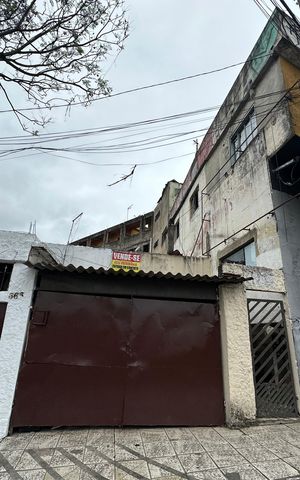 Casa à venda com 300m², 4 quartos e 3 vagas Casa à venda com 300m², 4 quartos e 3 vagasFachada