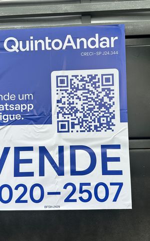Casa à venda com 300m², 3 quartos e 3 vagas Casa à venda com 300m², 3 quartos e 3 vagasFachada