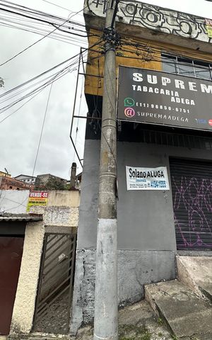 Casa à venda com 300m², 4 quartos e 3 vagas Casa à venda com 300m², 4 quartos e 3 vagasFachada