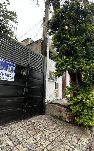 Casa à venda com 300m², 4 quartos e 3 vagas Casa à venda com 300m², 4 quartos e 3 vagasFachada