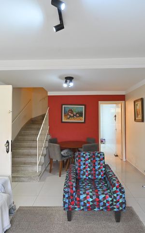 Casa à venda com 116m², 2 quartos e 2 vagasSala