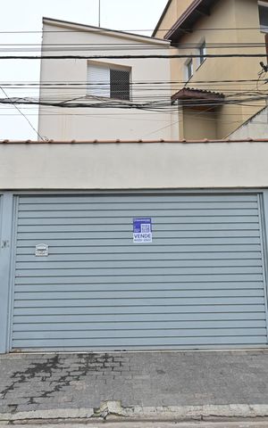 Casa à venda com 116m², 2 quartos e 2 vagasFachada