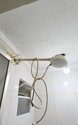Casa à venda com 116m², 2 quartos e 2 vagasBanheiro de Serviço