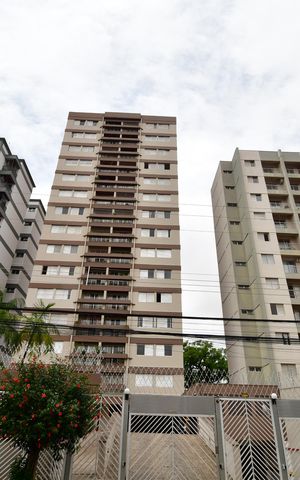 Apartamento para alugar com 76m², 2 quartos e 1 vagaFachada do Prédio