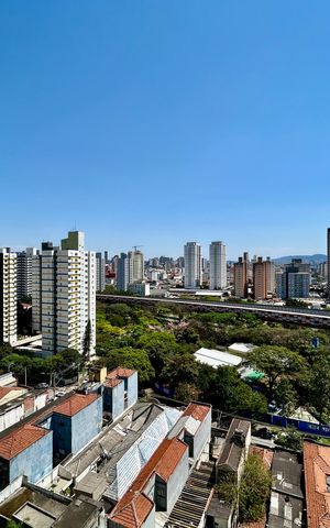 Apartamento à venda com 59m², 2 quartos e 1 vaga Apartamento à venda com 59m², 2 quartos e 1 vagaVista da Sacada
