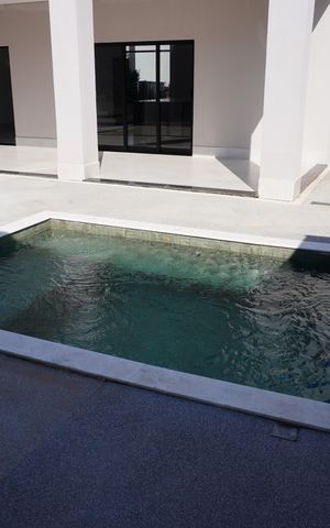 Casa de condomínio à venda com 285m², 3 quartos e 4 vagasPiscina