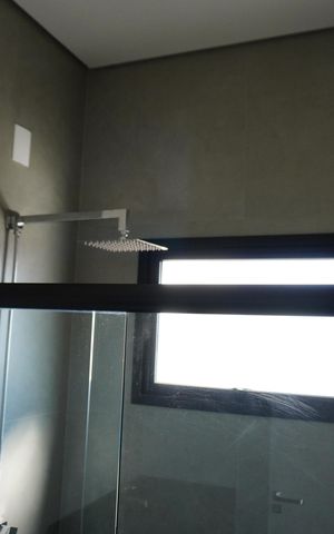 Casa de condomínio à venda com 285m², 3 quartos e 4 vagasBanheiro da Suíte 2