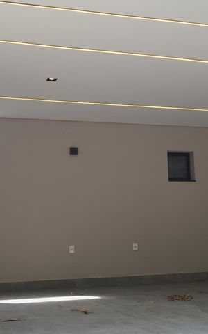 Casa de condomínio à venda com 300m², 3 quartos e 4 vagasFachada com Plaquinha instalada PXZV - 1417