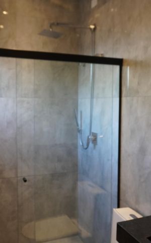 Casa de condomínio à venda com 300m², 3 quartos e 4 vagasBanheiro da Suíte 2