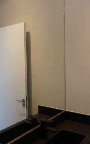 Casa de condomínio à venda com 300m², 3 quartos e 4 vagasLavabo