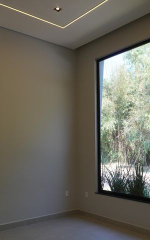 Casa de condomínio à venda com 300m², 3 quartos e 4 vagasSala