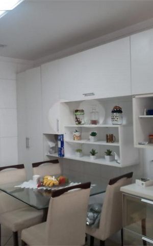 Casa à venda com 250m², 6 quartos e 4 vagas