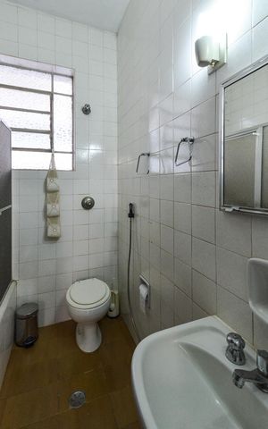Casa à venda com 360m², 4 quartos e 4 vagas Casa à venda com 360m², 4 quartos e 4 vagasBanheiro Social 2