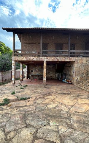 Casa à venda com 1100m², 3 quartos e 10 vagas