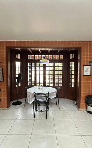 Casa à venda com 1100m², 3 quartos e 10 vagas