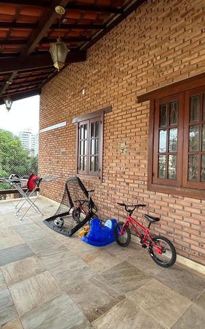 Casa à venda com 1100m², 3 quartos e 10 vagas