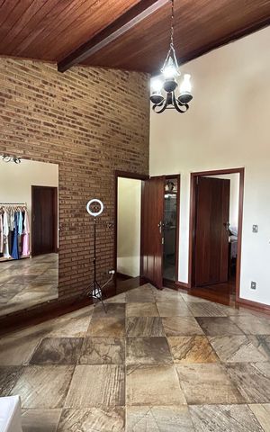 Casa à venda com 1100m², 3 quartos e 10 vagas