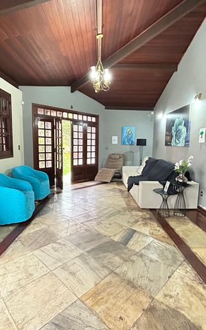 Casa à venda com 1100m², 3 quartos e 10 vagas