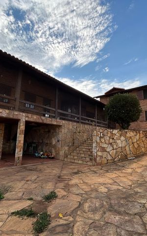 Casa à venda com 1100m², 3 quartos e 10 vagas