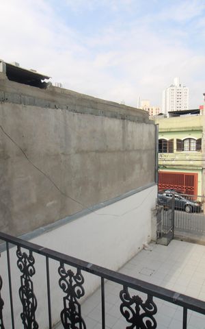 Casa à venda com 120m², 4 quartos e 6 vagasQuarto 2 - Varanda