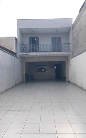 Casa à venda com 120m², 4 quartos e 6 vagasGaragem