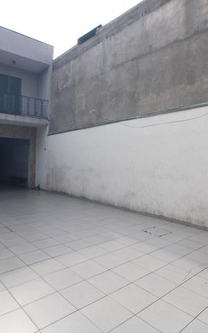Casa à venda com 120m², 4 quartos e 6 vagasGaragem